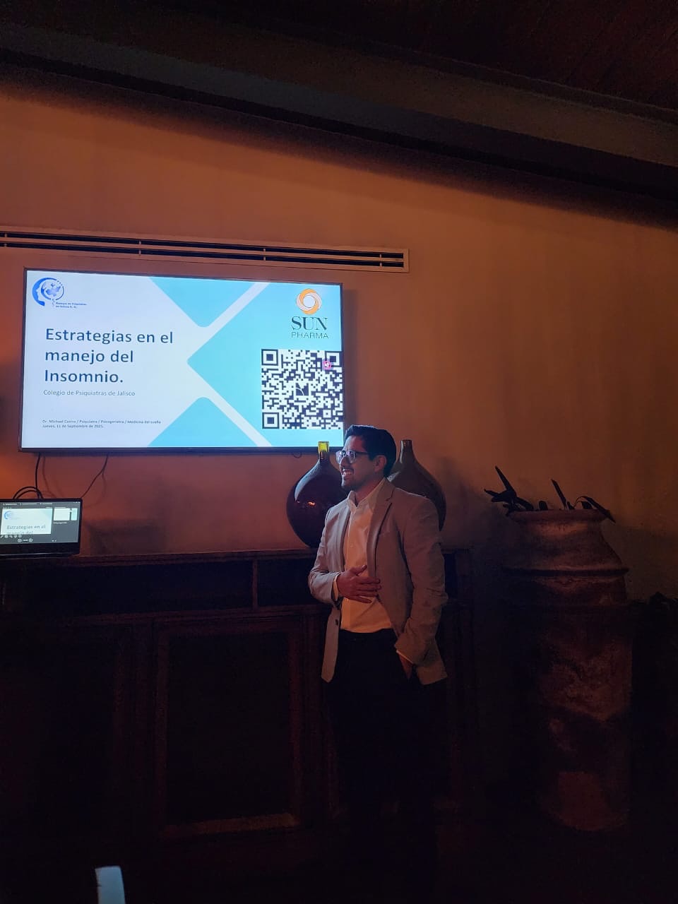 Imágenes de nuestra sesión académica del mes de septiembre “Estrategias en el Manejo del Insomnio”.